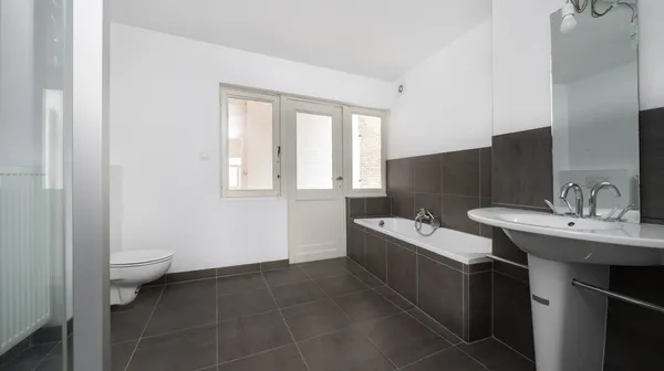 1756729454-2e verd. BADKAMER (2)